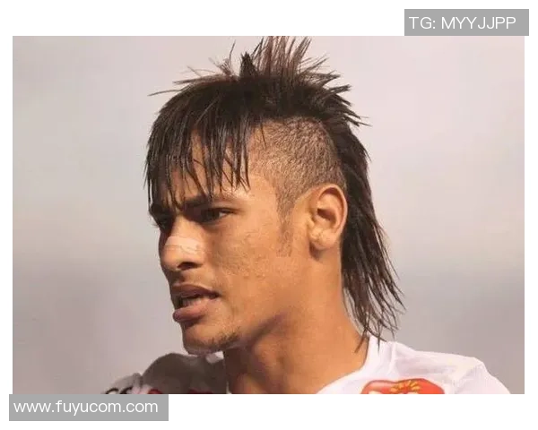 半圆发型的足球明星是谁他在绿茵场上的风采与魅力分析