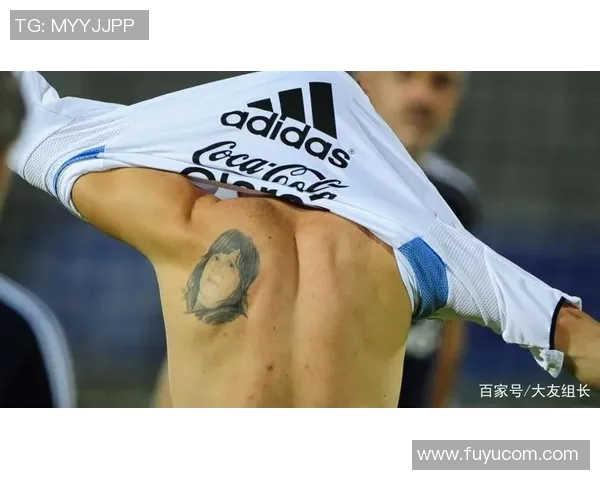 足球明星背上纹身的故事与意义探讨：他们为何选择用纹身表达自我